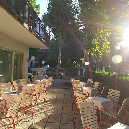 Hotel Irene Ричоне Екстериор снимка