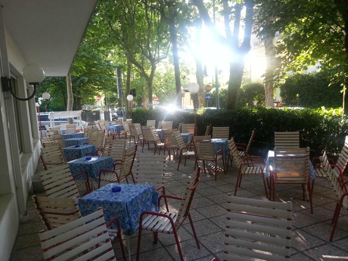 Hotel Irene Ричоне Екстериор снимка