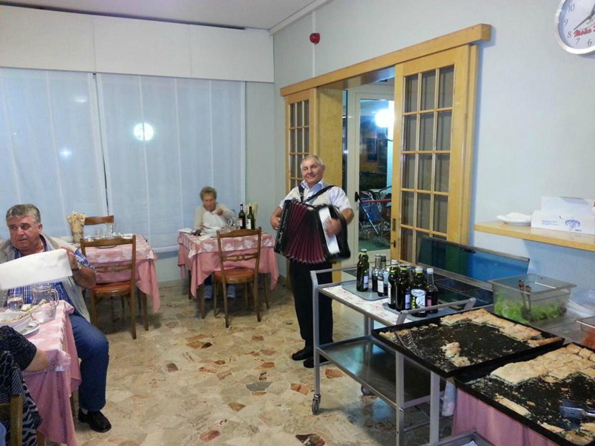 Hotel Irene Ричоне Екстериор снимка